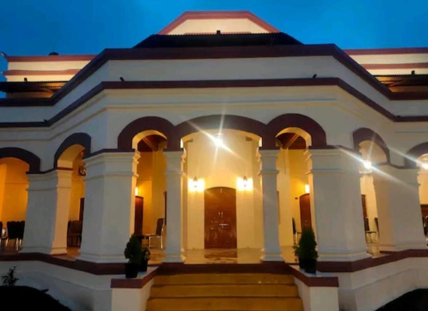Hotel Ashirwad Junagadh Bagian luar foto